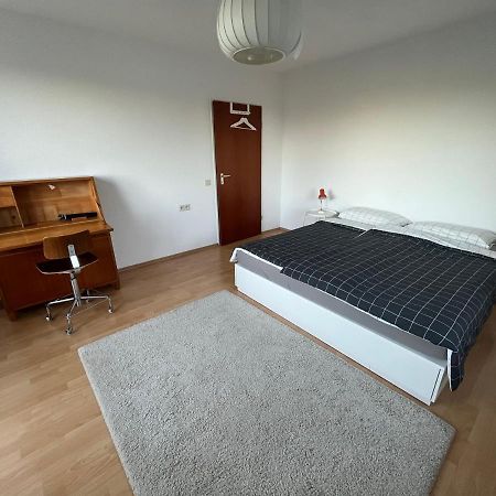 אוברוייטה Helle Wohnung Mit Grossem Balkon מראה חיצוני תמונה