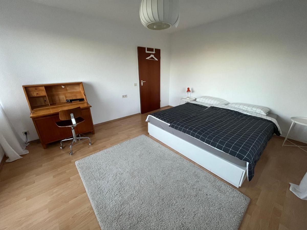 אוברוייטה Helle Wohnung Mit Grossem Balkon מראה חיצוני תמונה